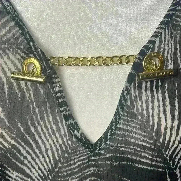 Michael Kors Palm Print V-Neck Poncho Tunic Top Size 1X Black, White & Gold - Picture 3 of 7